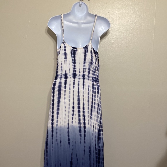 Xhilaration long Dress/ spaghetti straps/ white and blue Tie-dye size medium - Picture 4 of 5